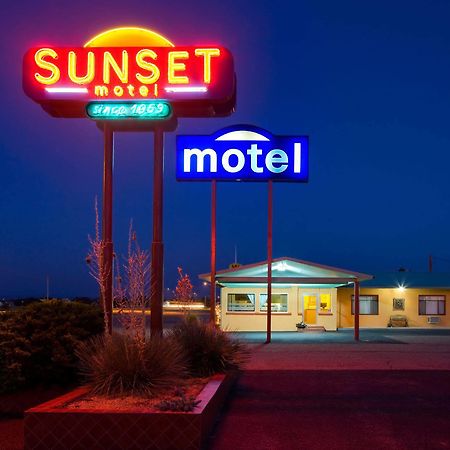 Sunset Motel Moriarty Exteriör bild