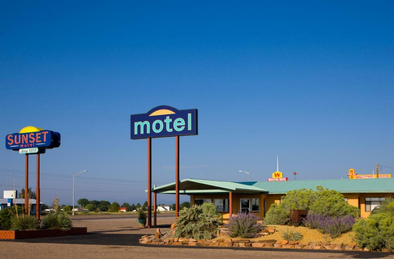 Sunset Motel Moriarty Exteriör bild