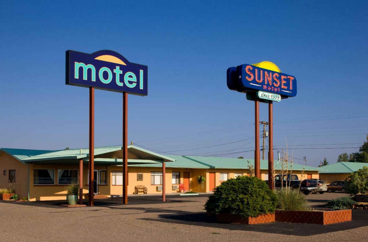 Sunset Motel Moriarty Exteriör bild