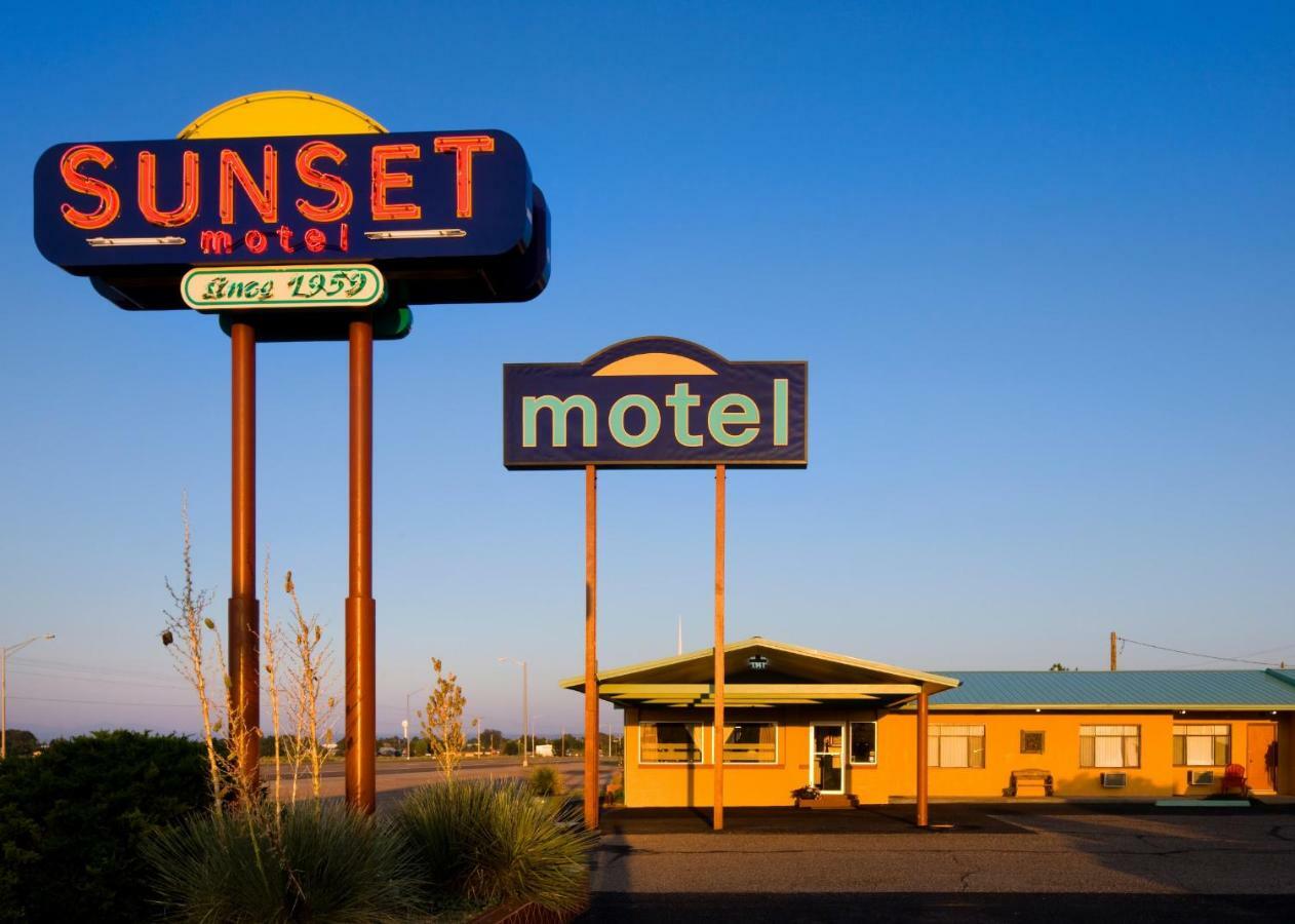 Sunset Motel Moriarty Exteriör bild
